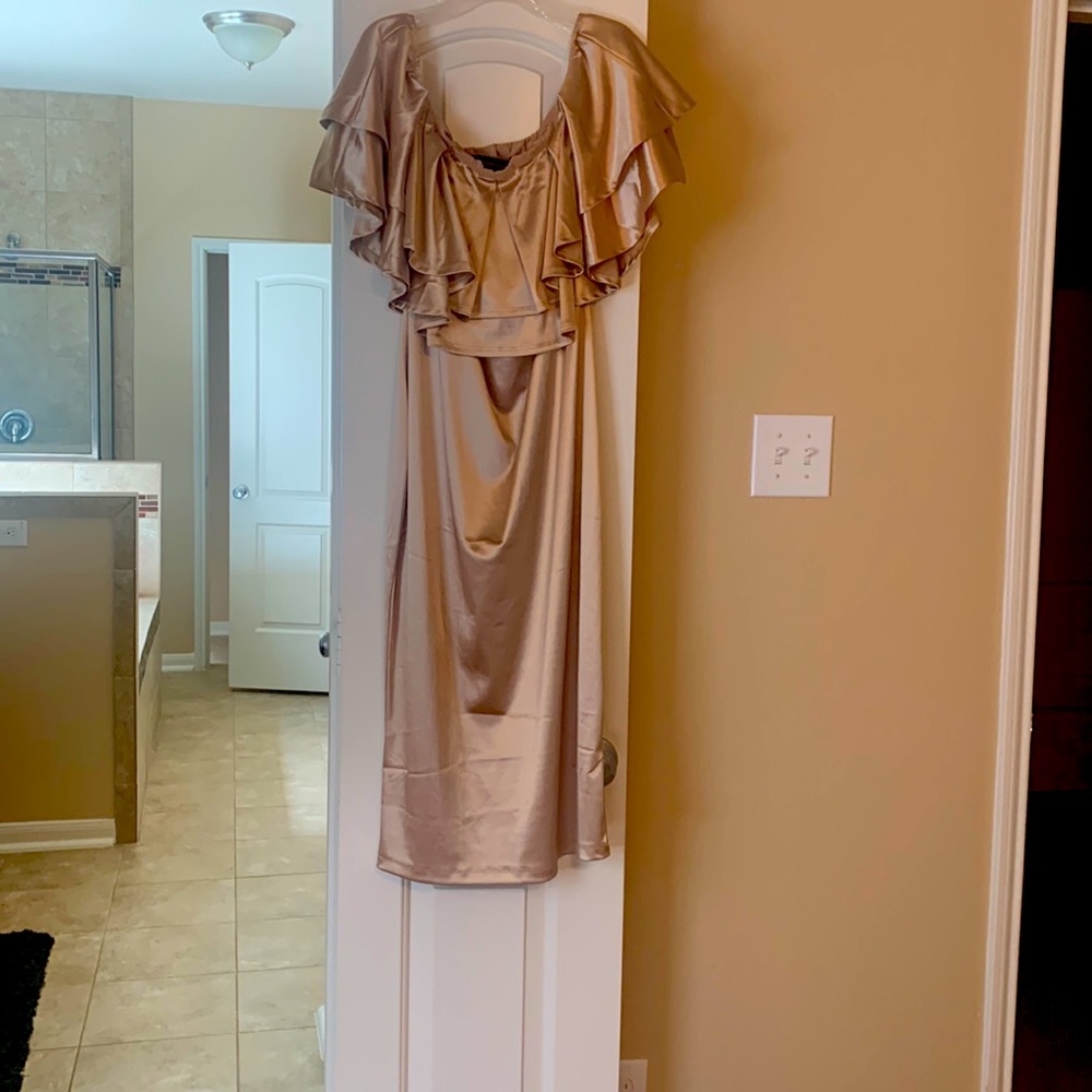 Silk beautiful gold off the shoulders dress NWT